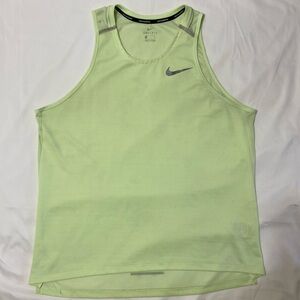 Nike Dri Fit Women Light Greene Arm hole Tee Shirt Size XL